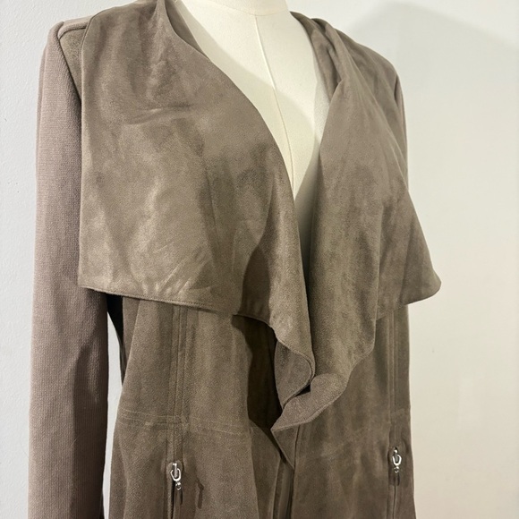 Chicos Faux Suede Open Front Waterfall Cardigan Jacket Women’s Sz 1 Brown Beige - Picture 2 of 12